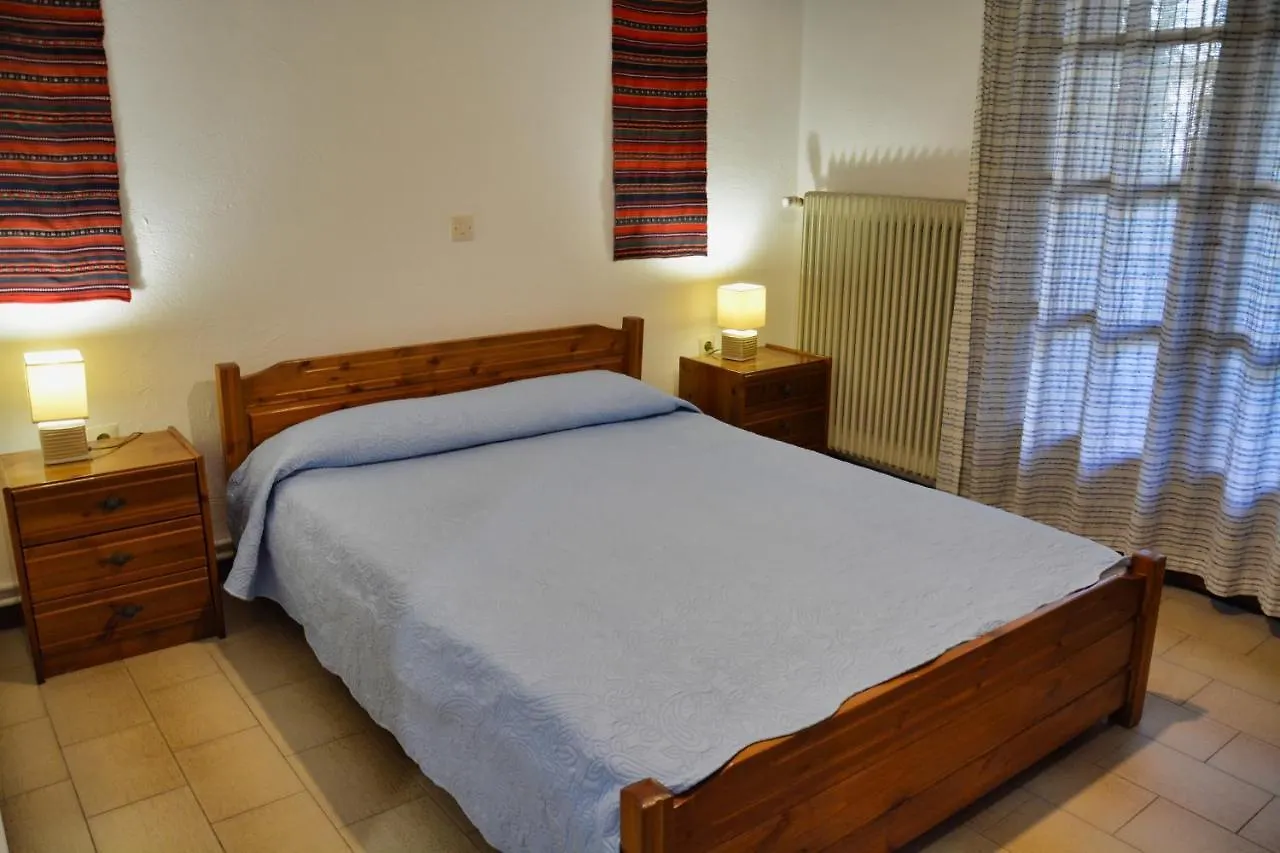 Papatzikos Traditional Guesthouse Néos Marmarás Aparthotel