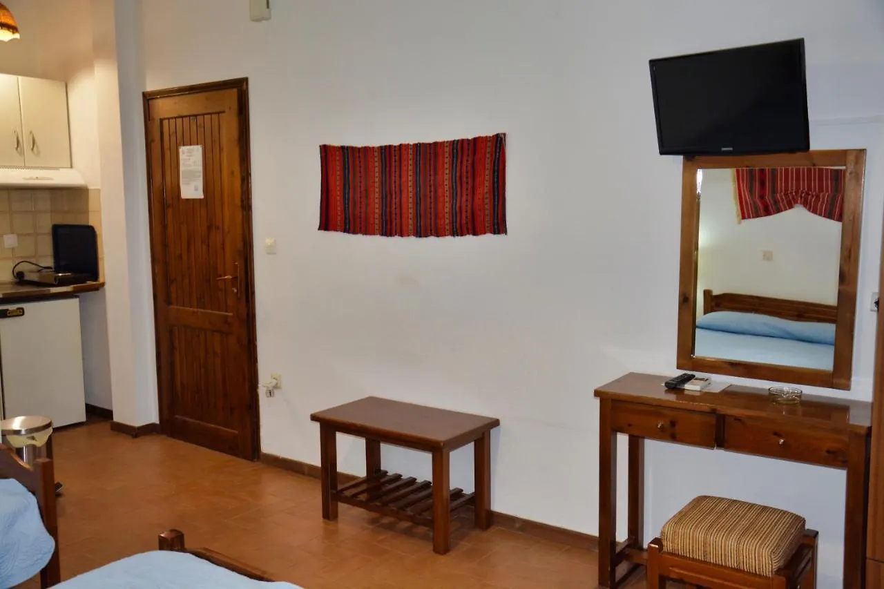 Papatzikos Traditional Guesthouse Néos Marmarás 2*,  Griechenland