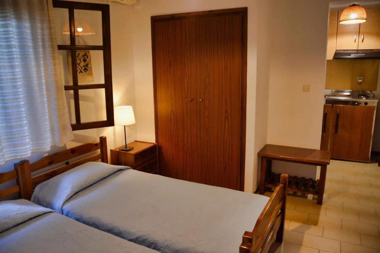 Papatzikos Traditional Guesthouse Néos Marmarás