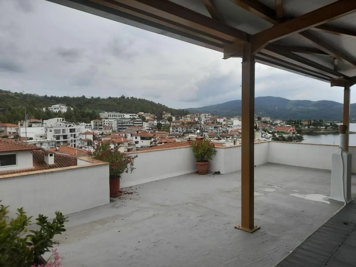 Papatzikos Traditional Guesthouse Néos Marmarás Aparthotel