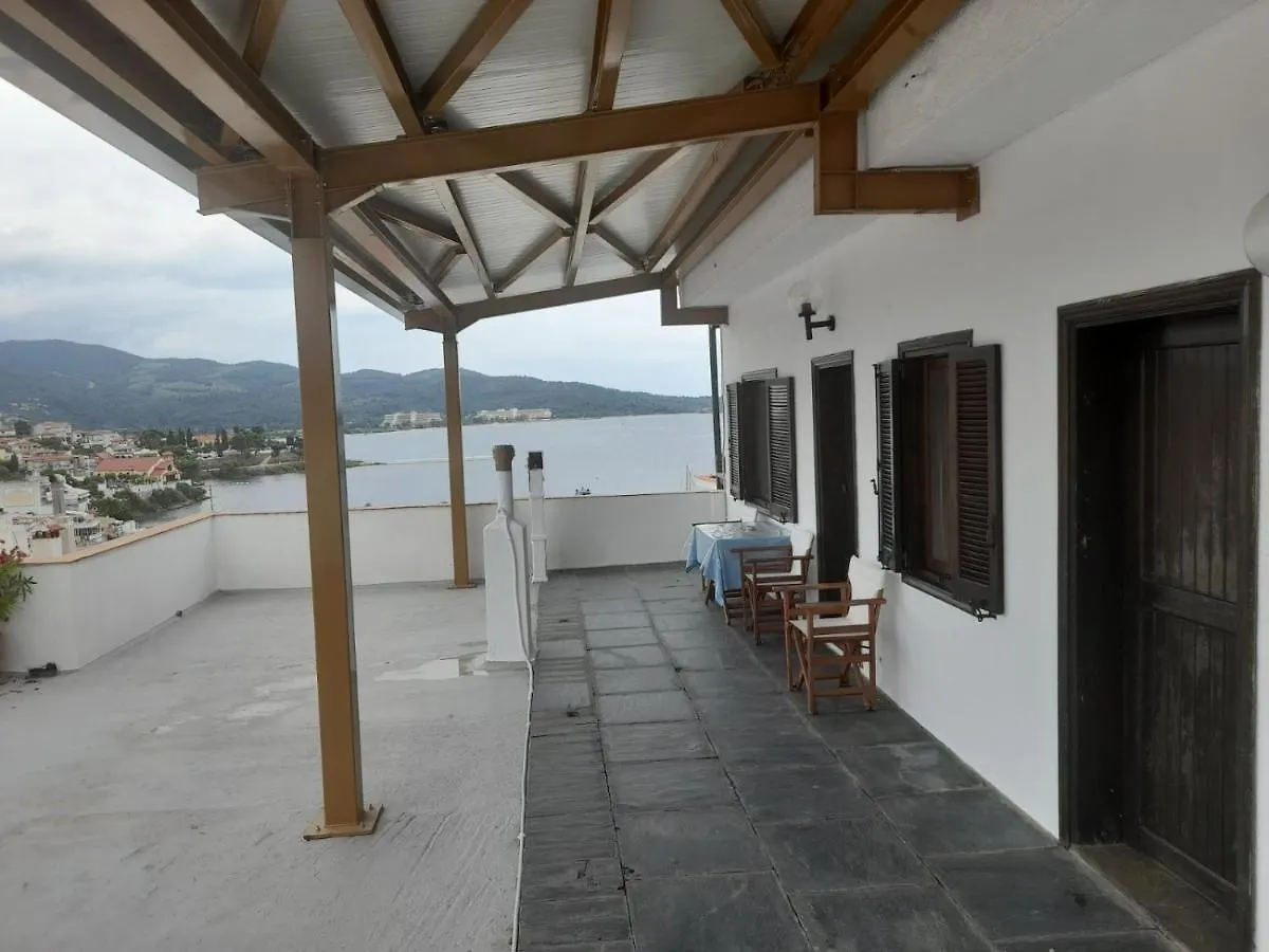 Papatzikos Traditional Guesthouse Néos Marmarás